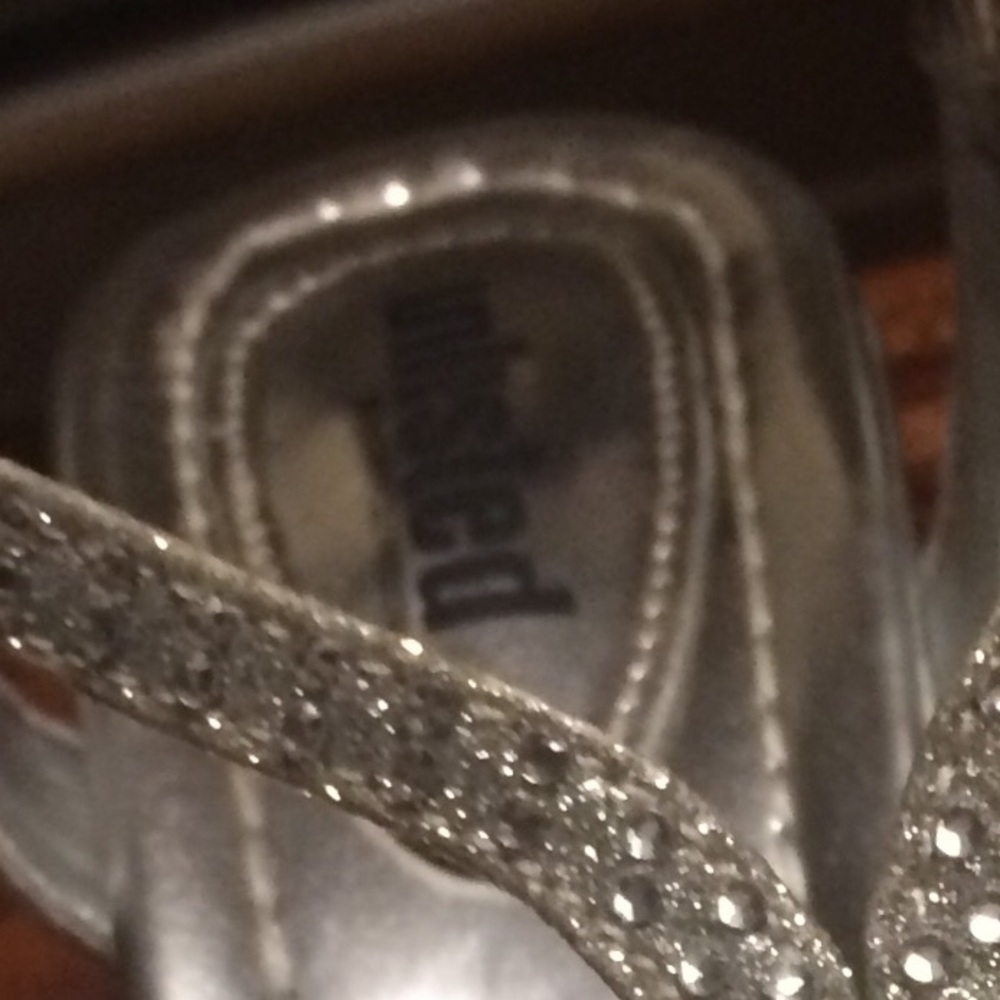 Shoes - Picture 4 of 4